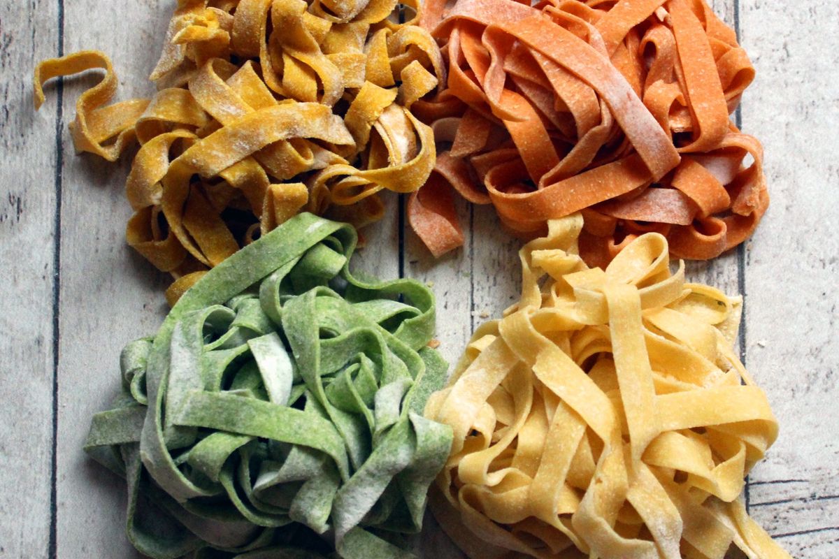 Pâtes colorées maison : épinards, betterave et curcuma